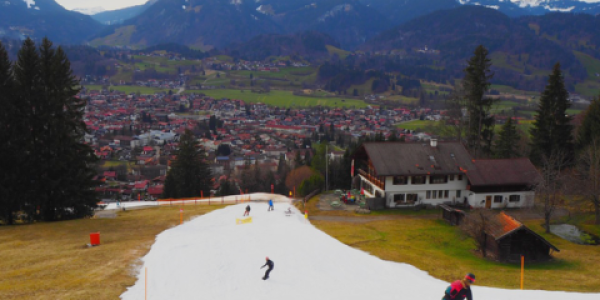 Alt text: Skiing in the Bavarian Alps.