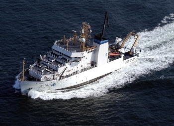 Aerial view of NOAA Ship Henry B. Bigelow underway