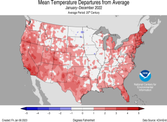 Map of the U.S. showing temperature departure from average for 2022 with warmer areas in gradients of red and cooler areas in gradients of blue.