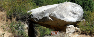 Picture of Tunnel Rock at Sequoia National Park