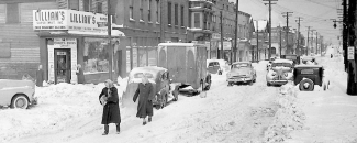 Photo of snow in Cleveland during the November 22–30, 1950, storm