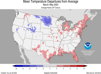 Map of the U.S. showing temperature departure from average for March-May 2023 with warmer areas in gradients of red and cooler areas in gradients of blue.